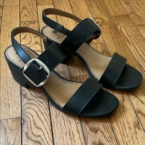 White Mountain Women's Black Leather Heeled Sandals